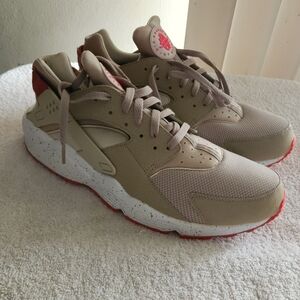 2014 Nike Men's Air Huarache Sneakers (Tan / Coral)